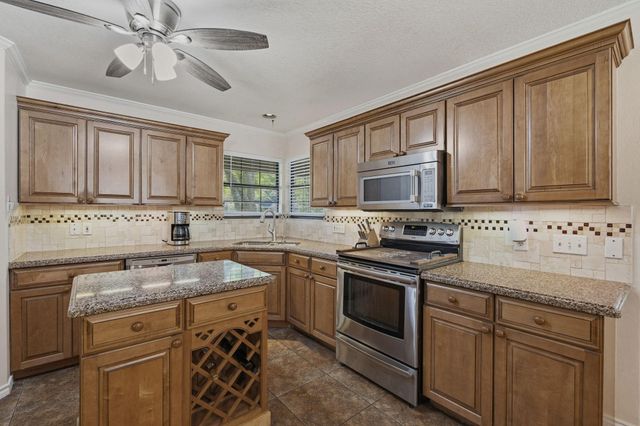 10985 Woods Lane, Cleveland, TX 77328