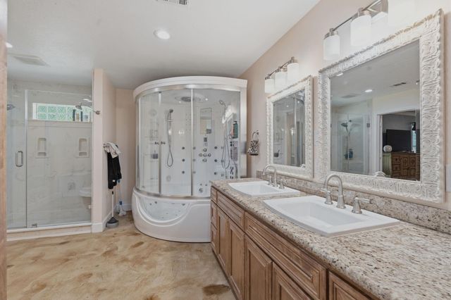 10985 Woods Lane, Cleveland, TX 77328