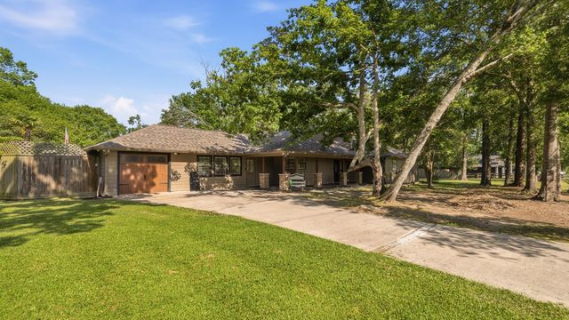 10985 Woods Lane, Cleveland, TX 77328
