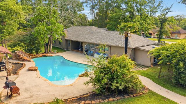 10985 Woods Lane, Cleveland, TX 77328