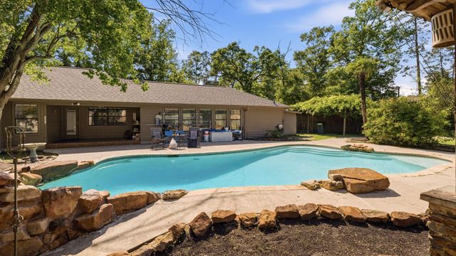 10985 Woods Lane, Cleveland, TX 77328