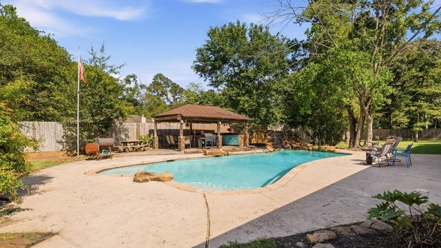 10985 Woods Lane, Cleveland, TX 77328