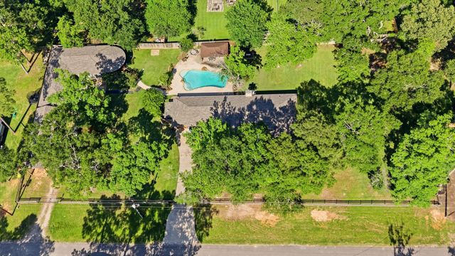 10985 Woods Lane, Cleveland, TX 77328
