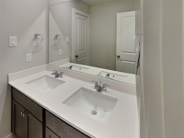 1029 Fallgate Drive, Saginaw, TX 76179