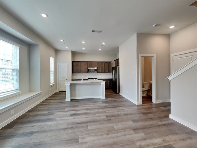 1029 Fallgate Drive, Saginaw, TX 76179