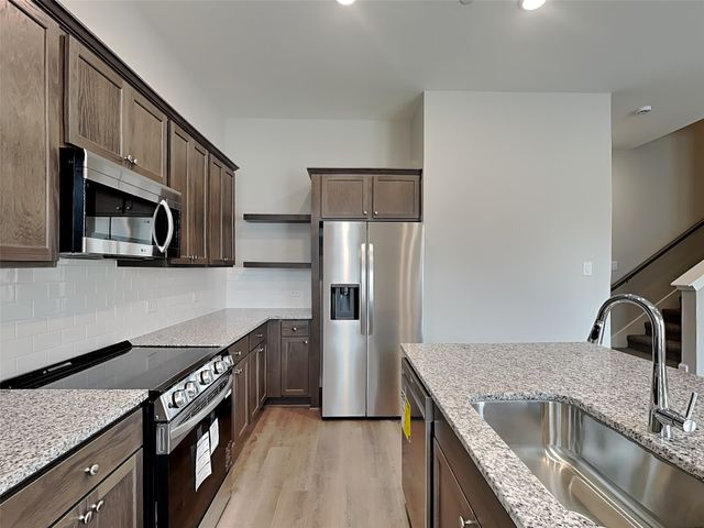 1029 Fallgate Drive, Saginaw, TX 76179