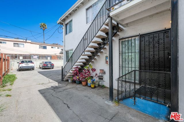 2629 S Garth Avenue, Los Angeles, CA 90034
