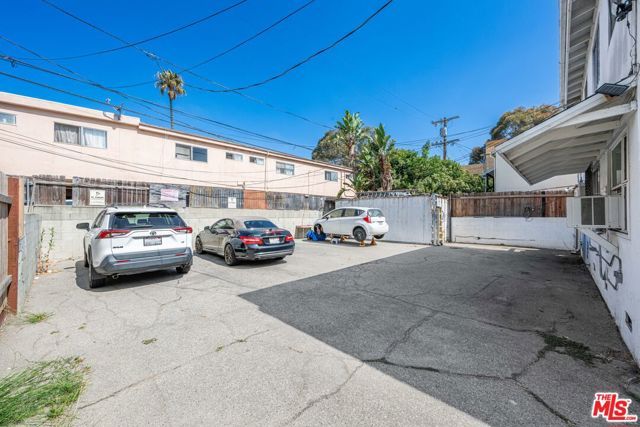 2629 S Garth Avenue, Los Angeles, CA 90034