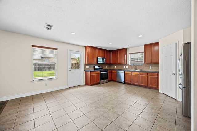 14015 Crossvale Lane, Houston, TX 77047