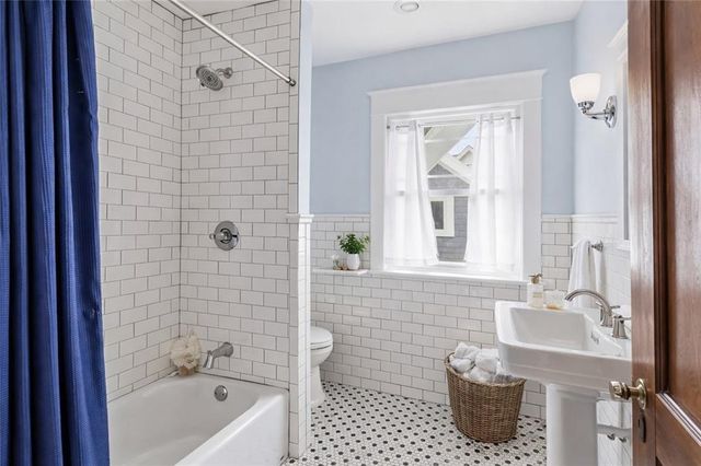 136 Lawn Avenue, Kansas City, MO 64123