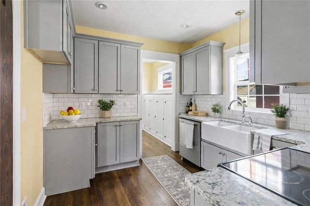 136 Lawn Avenue, Kansas City, MO 64123