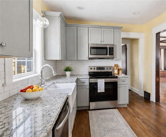 136 Lawn Avenue, Kansas City, MO 64123