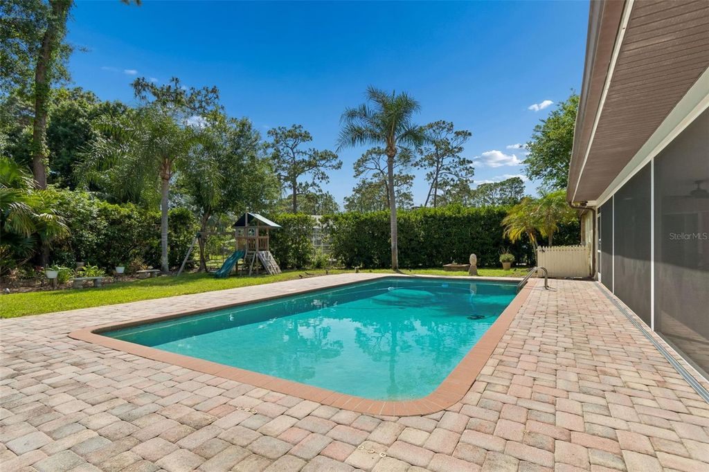 Image 4 of property listing at 2245 TONIWOOD LANE, Palm Harbor, FL 34685