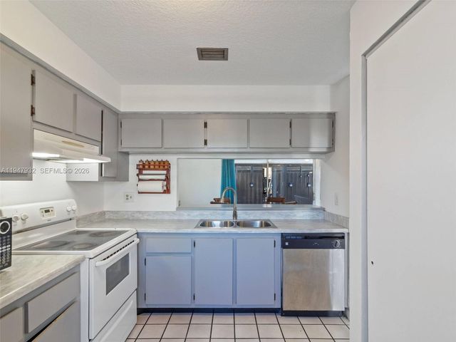 9066 SW 147th Ct, Miami, FL 33196