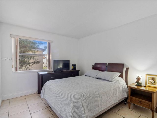 9066 SW 147th Ct, Miami, FL 33196