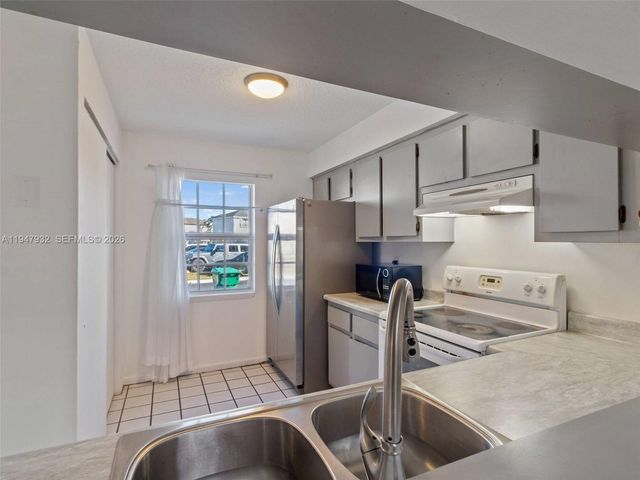 9066 SW 147th Ct, Miami, FL 33196