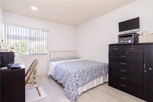 10125 De Soto 45, Chatsworth, CA 91311