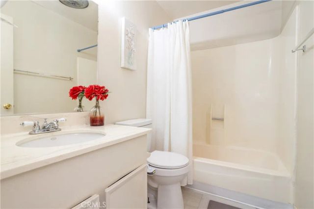 10125 De Soto 45, Chatsworth, CA 91311