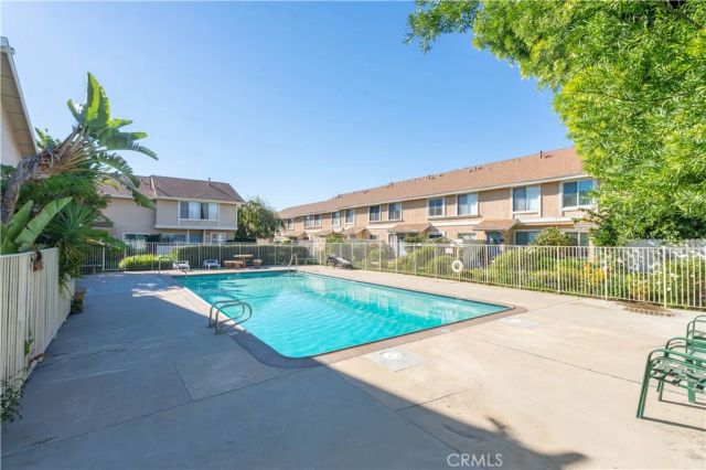 10125 De Soto 45, Chatsworth, CA 91311