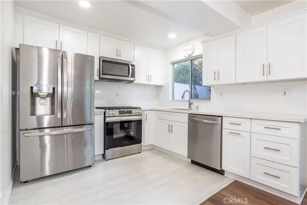 10125 De Soto 45, Chatsworth, CA 91311