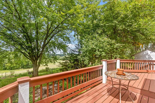 8955 Hilltop Drive, Saint Bonifacius, MN 55375