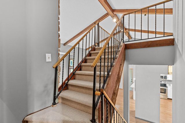 8955 Hilltop Drive, Saint Bonifacius, MN 55375