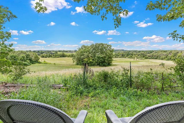 8955 Hilltop Drive, Saint Bonifacius, MN 55375