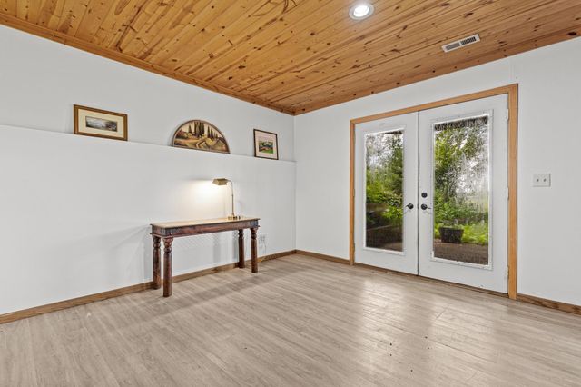 8955 Hilltop Drive, Saint Bonifacius, MN 55375