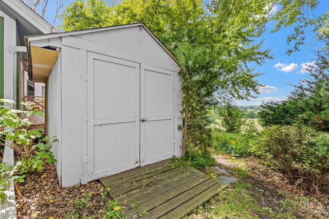 8955 Hilltop Drive, Saint Bonifacius, MN 55375