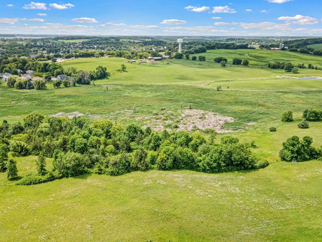 8955 Hilltop Drive, Saint Bonifacius, MN 55375