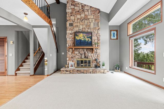 8955 Hilltop Drive, Saint Bonifacius, MN 55375