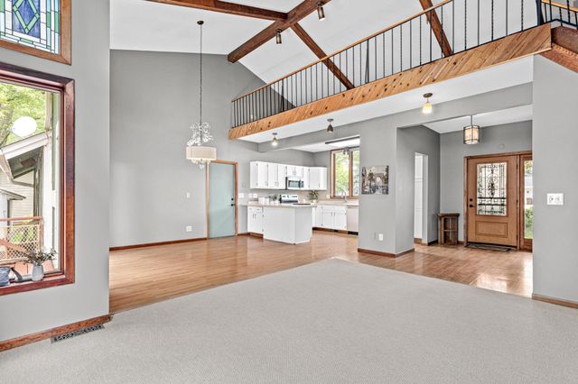 8955 Hilltop Drive, Saint Bonifacius, MN 55375