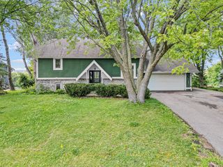 8955 Hilltop Drive, Saint Bonifacius, MN 55375