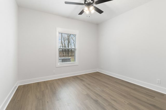 978 Alton Dr, Clarksville, TN 37043
