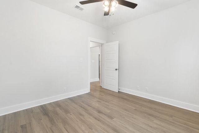 978 Alton Dr, Clarksville, TN 37043