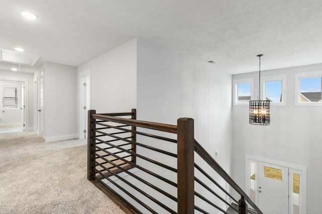 978 Alton Dr, Clarksville, TN 37043