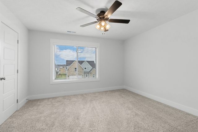 978 Alton Dr, Clarksville, TN 37043