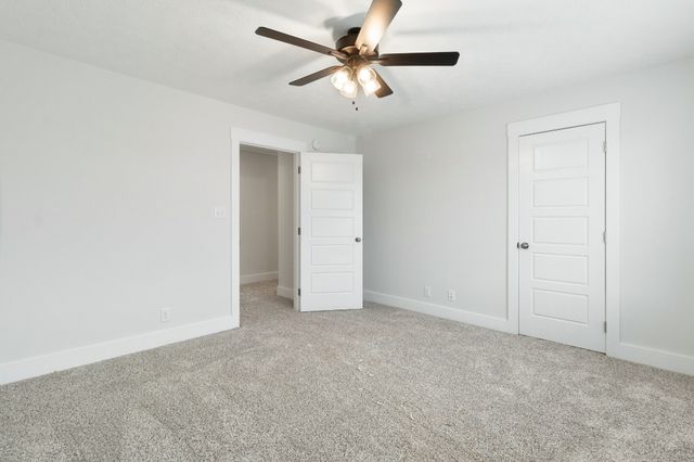 978 Alton Dr, Clarksville, TN 37043