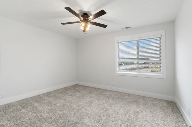 978 Alton Dr, Clarksville, TN 37043