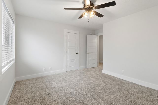 978 Alton Dr, Clarksville, TN 37043