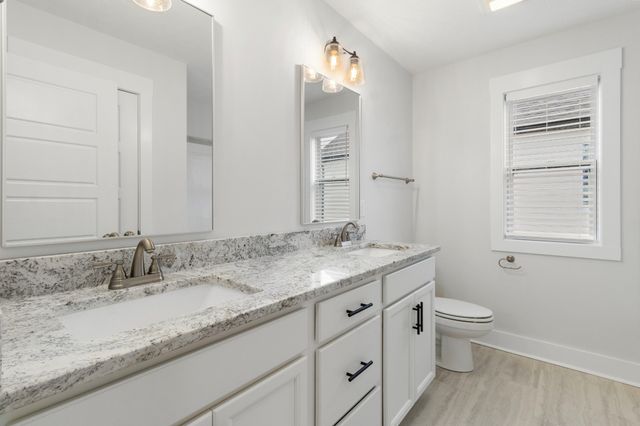 978 Alton Dr, Clarksville, TN 37043