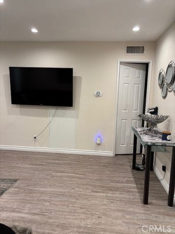 14551 Tupper 29, Panorama City (los Angeles), CA 91402