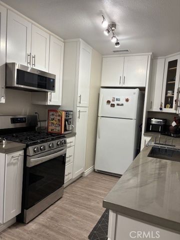 14551 Tupper 29, Panorama City (los Angeles), CA 91402