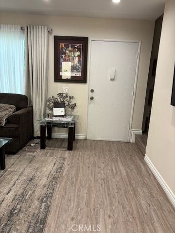 14551 Tupper 29, Panorama City (los Angeles), CA 91402