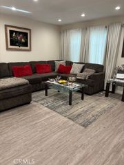 14551 Tupper 29, Panorama City (los Angeles), CA 91402