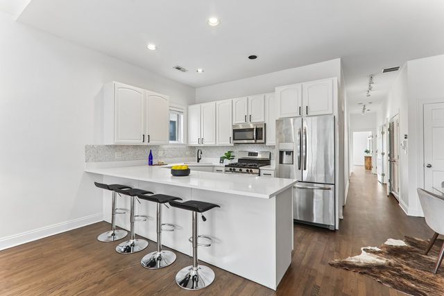2846 N Halsted Street 4S, Chicago, IL 60657