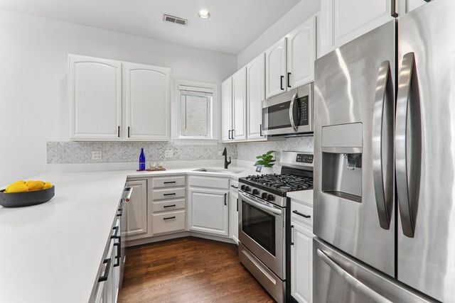 2846 N Halsted Street 4S, Chicago, IL 60657