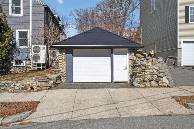 29 Fellsview Ave, Medford, MA 02155