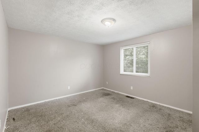 3313 Robin Hill Court E, Columbus, OH 43223