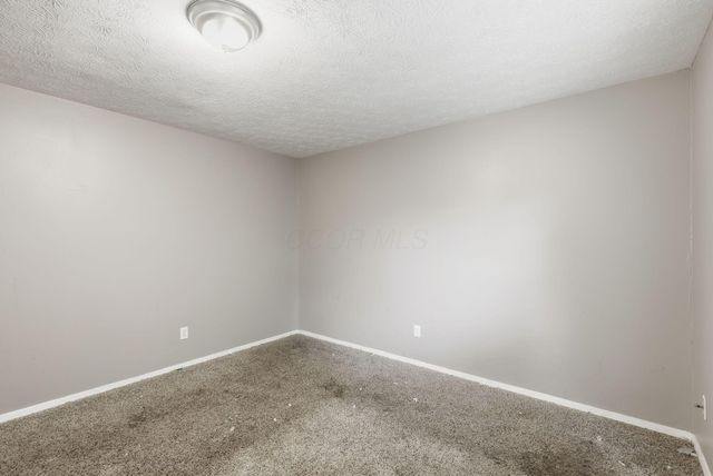 3313 Robin Hill Court E, Columbus, OH 43223